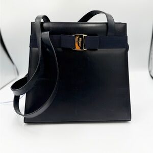 Salvatore Ferragamo Dark Blue Leather Shoulder Bag (Pelove)